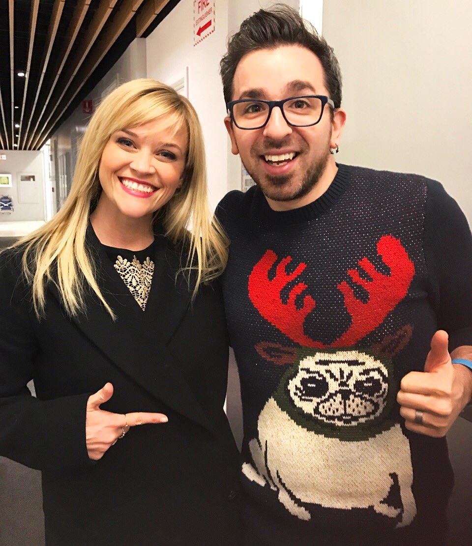 Winner of the 2016 cutest Christmas sweater is this guy!! ???????????? Not ugly ... it's pug-ly! ❤️ #BahHumPug https://t.co/7P8LqdNP2u