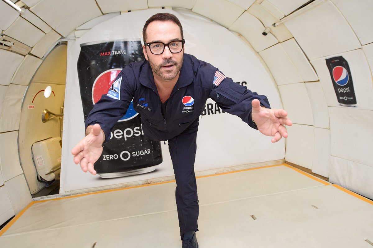 Prepping my moves to get #ZeroG with @Pepsi #ZeroSugar #GiveZero #FlashbackFriday #ad https://t.co/dpAuN83M2B