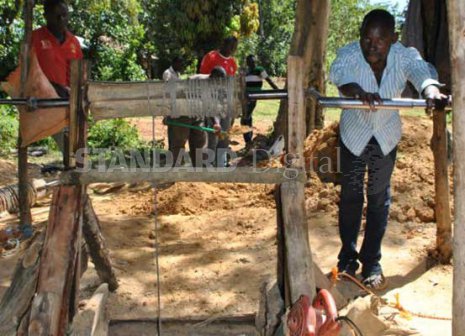Miserable lives of poor village gold diggers in Kakamega