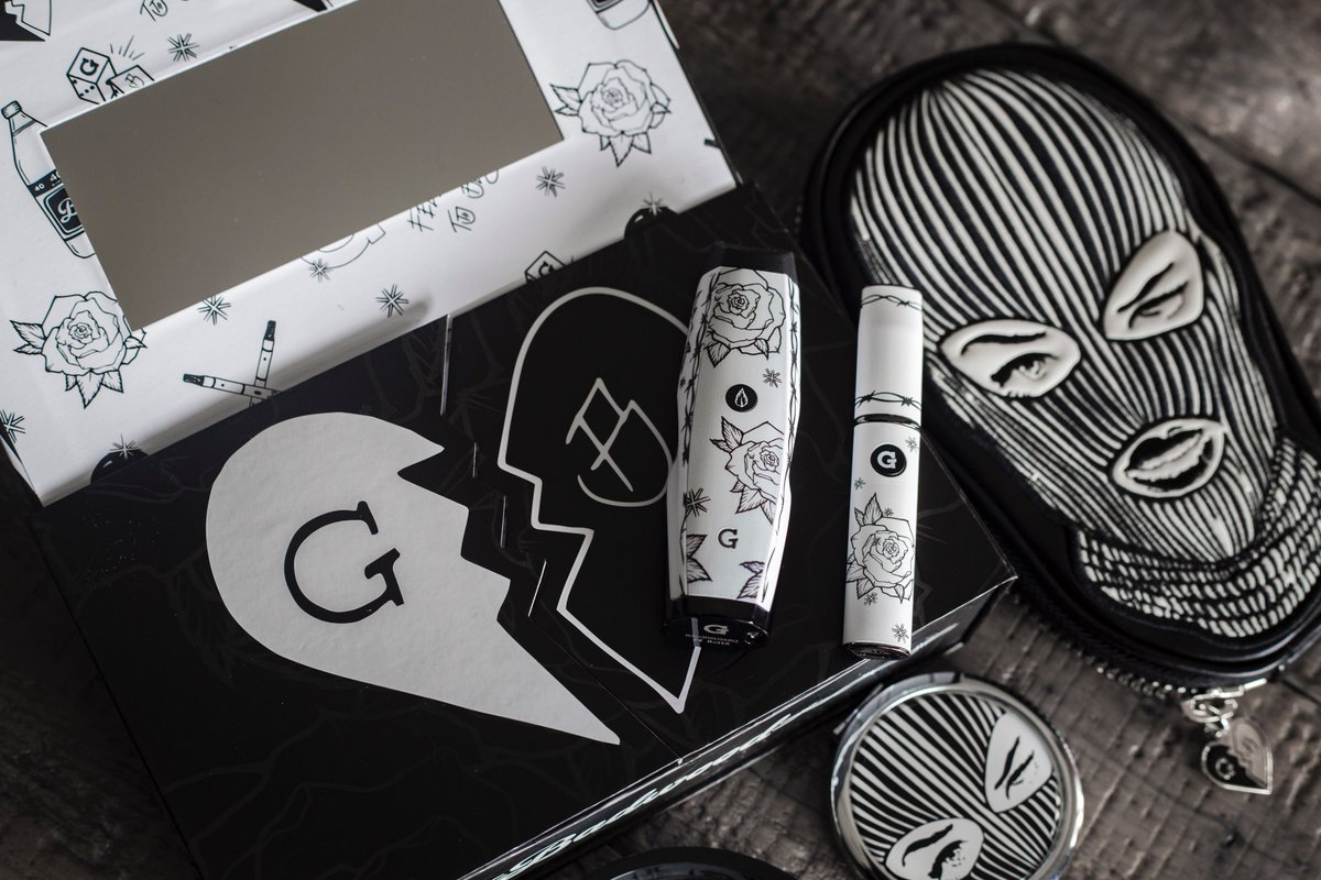 for tha ladies !! @GPen collab wit artist @Badwoodx ????????  get it now https://t.co/fcZUzrytHj #BadwoodxGPen https://t.co/mJIyFVAag5