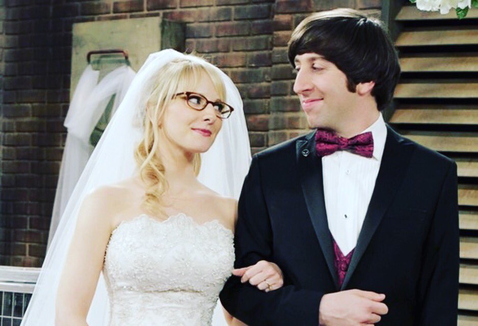 Happy Birthday to my TV husband and real life forever friend @simonhelberg Love you! ????❤️???? https://t.co/8aFF0XYb0V
