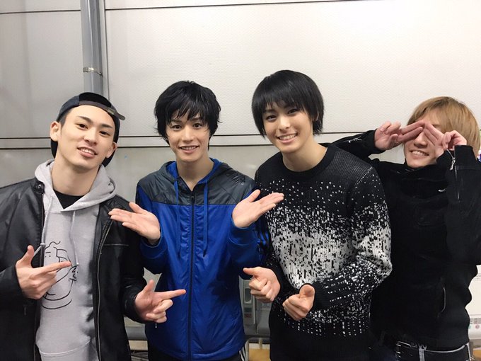 昨日はこうへいとチア男子の舞台を観に行って来たよ( ´ ▽ ` )ノ写真はれおくんとあきらくんと共に( ´ ▽ ` )ノ 昨日はこうへいとチア男子の舞台を観に行って来たよ( ´ ▽ ` )ノ写真はれおくんとあきらくんと共に( ´ ▽ ` )ノ