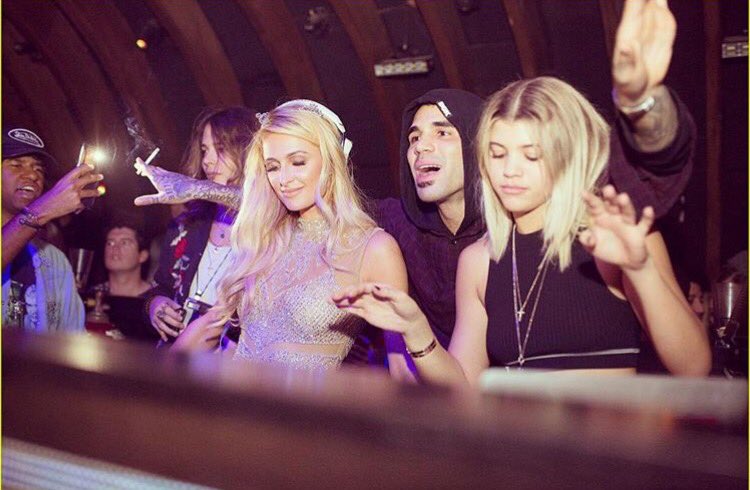 #GoodTimes at #1OakLA last night with @SofiaRichie @bobbyskallywags @TheGaloreMag @PrinceAndJacob. ???? #Lit https://t.co/hcFZYOFVxb