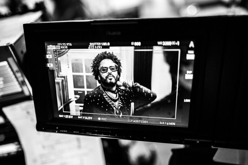 On the set of Lee Daniels’ new show STAR in L.A. earlier this year. The show premieres tomorrow on @FOXTV https://t.co/0xUBPkRwOA