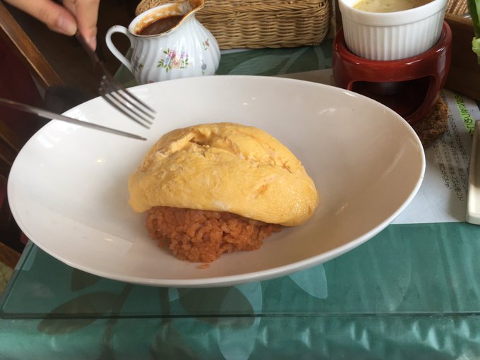 #きみと波にのれたら を観て以来真ん中からオムレツをカットするオムライスが食べたかった(ᵔᴥᵔ)山口市徳地にあるオムラ #きみと波にのれたら を観て以来真ん中からオムレツをカットするオムライスが食べたかった(ᵔᴥᵔ)山口市徳地にあるオムラ
