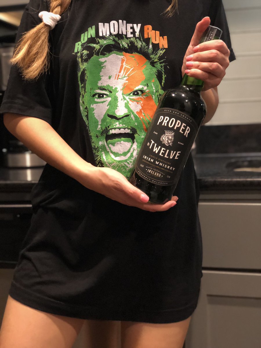 RT @Mayberryband: A PROPER GIFT 
FOR A PROPER ANIMAL. 
Great bday treat 
@THENOTORIOUSMMA https://t.co/zPKygR1EE2