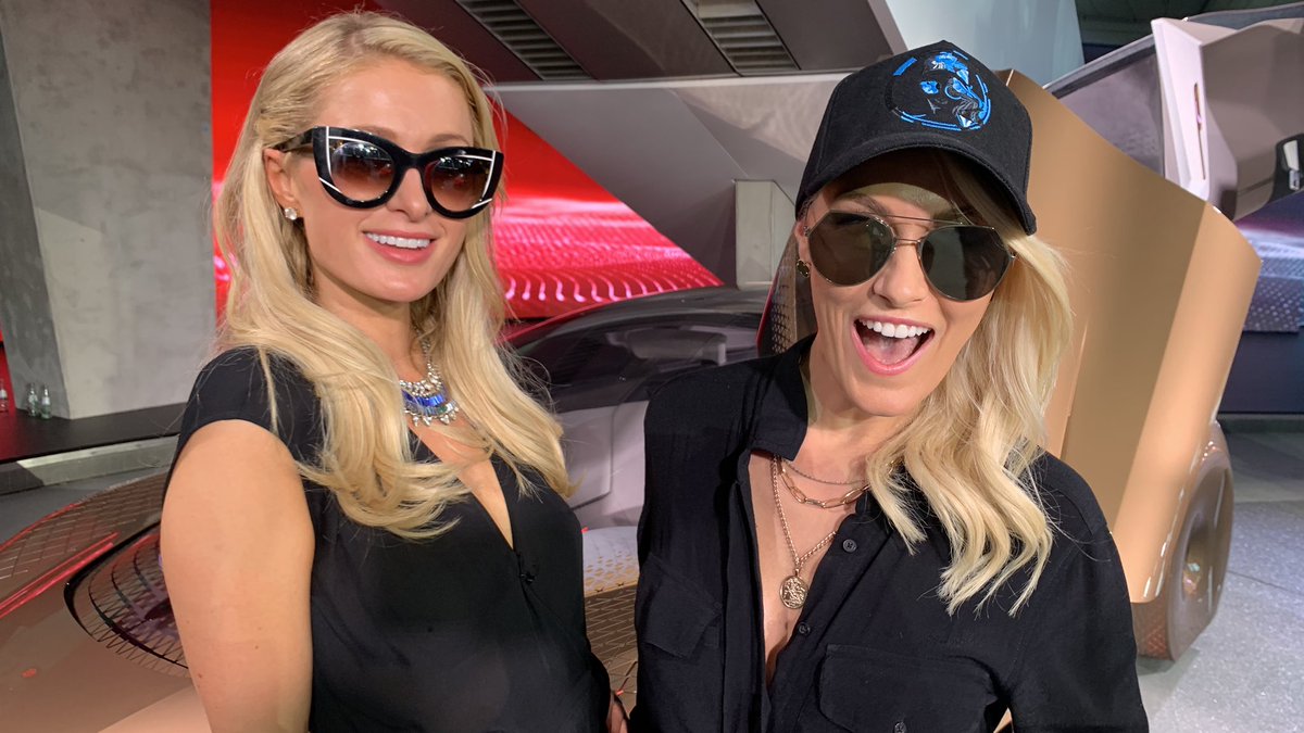 RT @supercarblondie: My video with @ParisHilton just went live - it’s hot???????? - https://t.co/MlffqDveAa https://t.co/SYUGdKUt3x