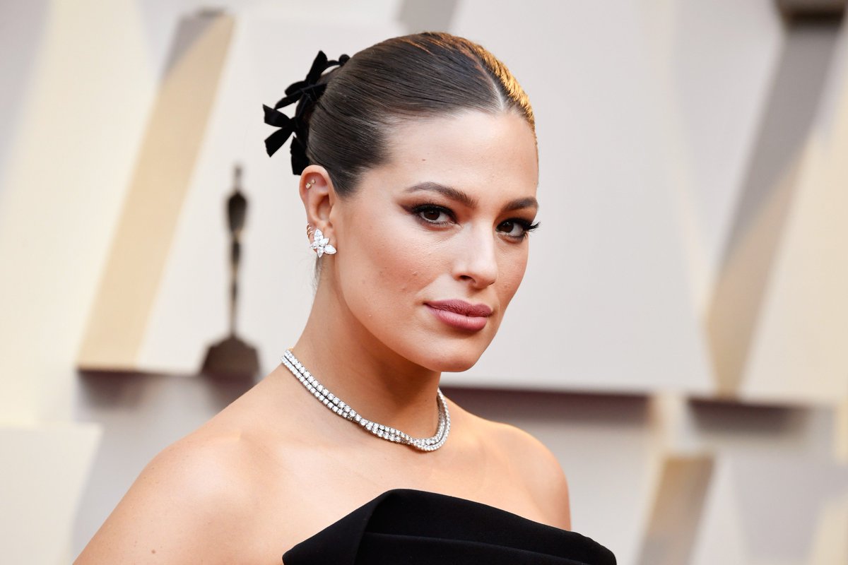 RT @POPSUGARBeauty: Take a bow, @ashleygraham ???? #Oscars https://t.co/HAVbx7Gkz7