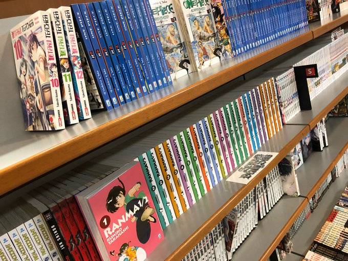 街中歩いてたら魂ネイションのショップがあって覗いてみたらイタリア語版電波教師がイタリア語版ワンピースの隣に並んでいた 街中歩いてたら魂ネイションのショップがあって覗いてみたらイタリア語版電波教師がイタリア語版ワンピースの隣に並んでいた