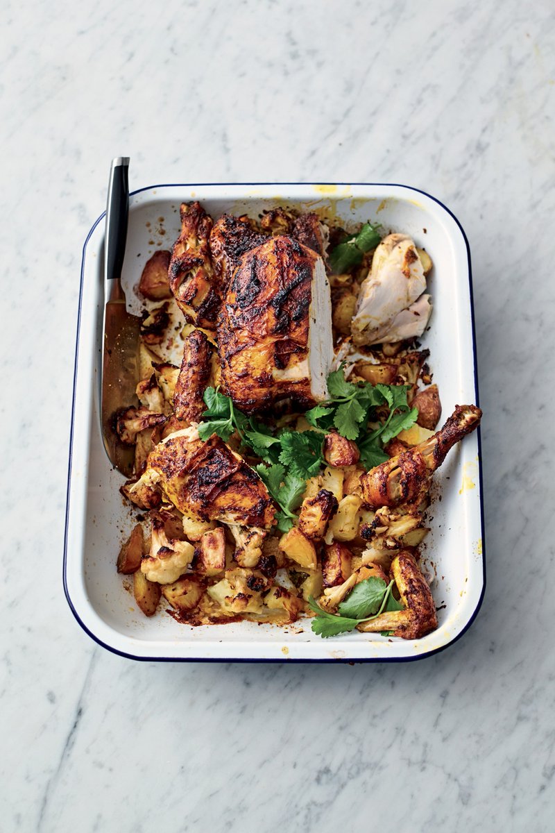 In a #QuickAndEasyFood one pan wonder with a roast chicken! #TraybakeRecipe https://t.co/WFp6o0Brki https://t.co/RMWBjqy58d