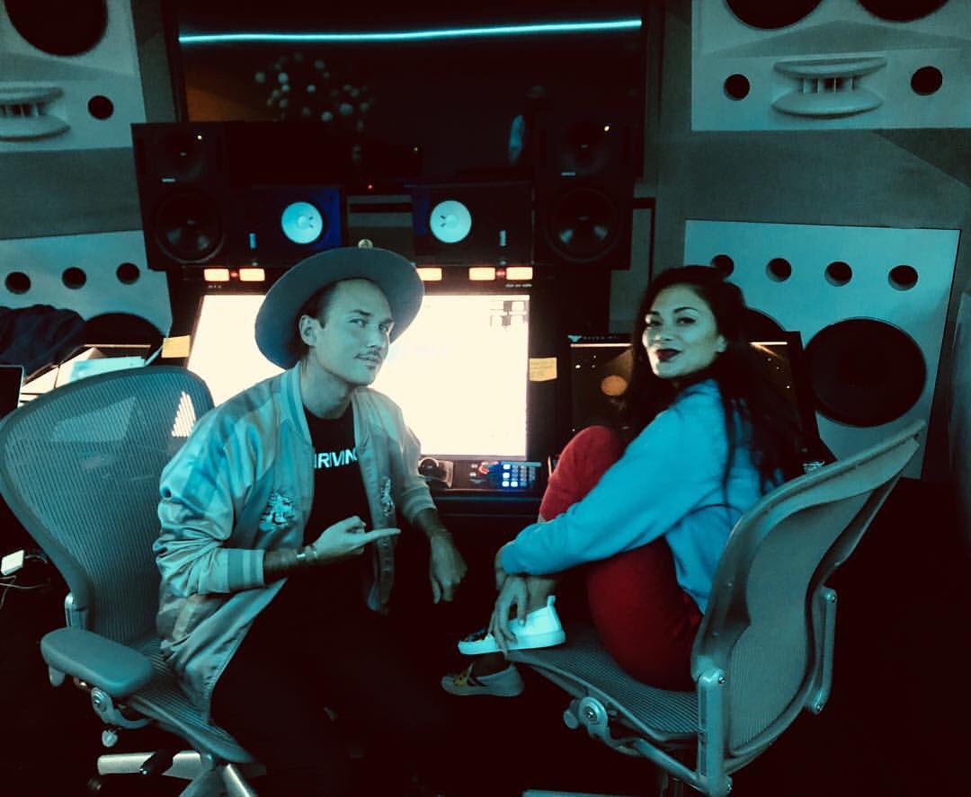 RT @UMPG: Space Jams ???? // @jonasmyrin + @NicoleScherzy https://t.co/pGh8oziTcZ