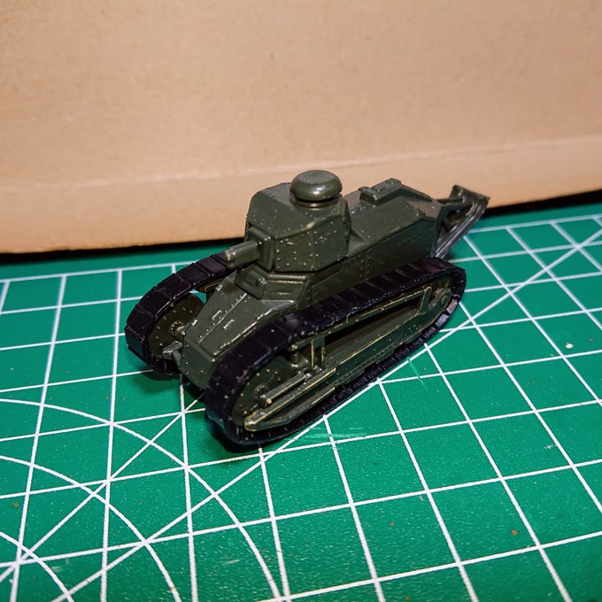 1/76のルノーFT17。ファレホのジャーマングレーで塗ってみた。グレーというよりは、グリーンだなぁ。BC自由学園のルノ 1/76のルノーFT17。ファレホのジャーマングレーで塗ってみた。グレーというよりは、グリーンだなぁ。BC自由学園のルノ