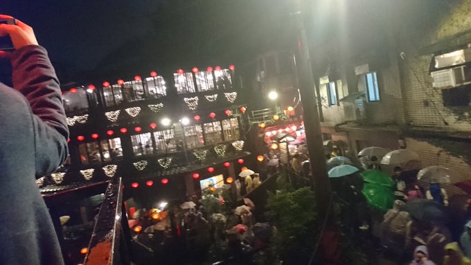 千と千尋の神隠しのモデルになったとこ!!!!雨!!やばすぎなwずぶ濡れwww 千と千尋の神隠しのモデルになったとこ!!!!雨!!やばすぎなwずぶ濡れwww