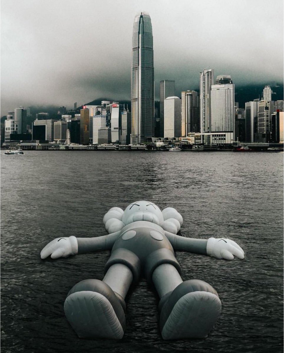 I LOVE THIS @kaws  #hongkong #art  ❤️???? https://t.co/ayClsYWLNt