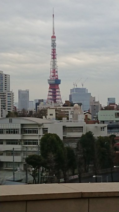 友人「あの塔、いつ誰がなんのために建てたのかわからないんだって」私「少女終末旅行ッ!!!!」 友人「あの塔、いつ誰がなんのために建てたのかわからないんだって」私「少女終末旅行ッ!!!!」