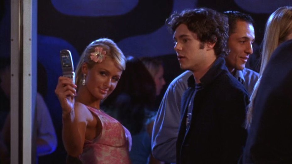 RT @HiltonEmpresses: It’s the autograph of the 21st century ???????? @ParisHilton #AdamBrody #TheOC https://t.co/jmEq0bctcI