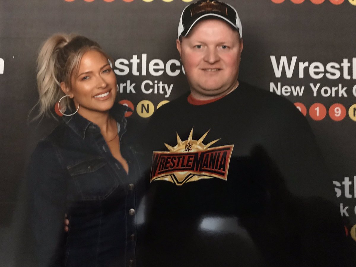 RT @P1Poodle: The beautiful @TheBarbieBlank at yesterday’s @wrestlecon so glad I got to meet her❤️ https://t.co/KnnYNRbHZr