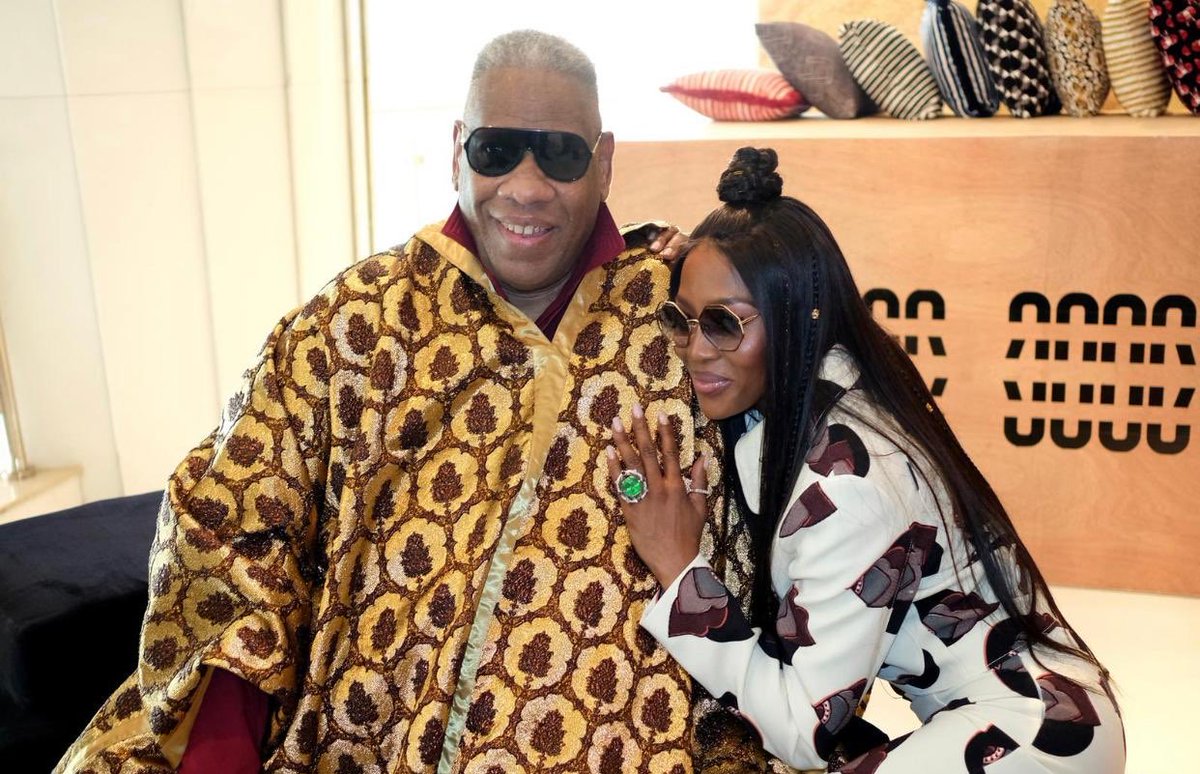 Thank you @OfficialALT for joining me in Lagos, Nigeria ???????? #AriseFashionWeekWithNaomiCampbell #NAOMIAFRICA ♥️ https://t.co/bYl7AIwipQ