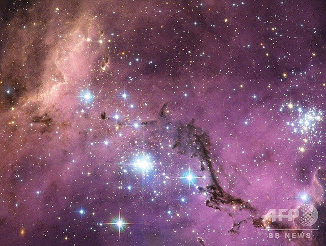 【神秘的】20万光年離れた「大マゼラン雲」 欧州宇宙機関が画像公開 https://t.co/OOGTvUPq1h...