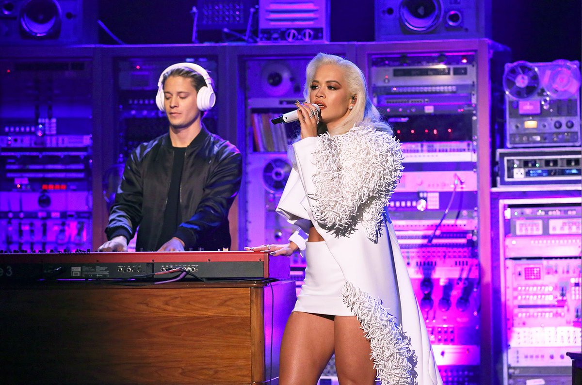 RT @billboarddance: Watch @RitaOra perform #CarryOn with @KygoMusic on @FallonTonight https://t.co/JvgtSt71Eg https://t.co/JjSIvcyMZF