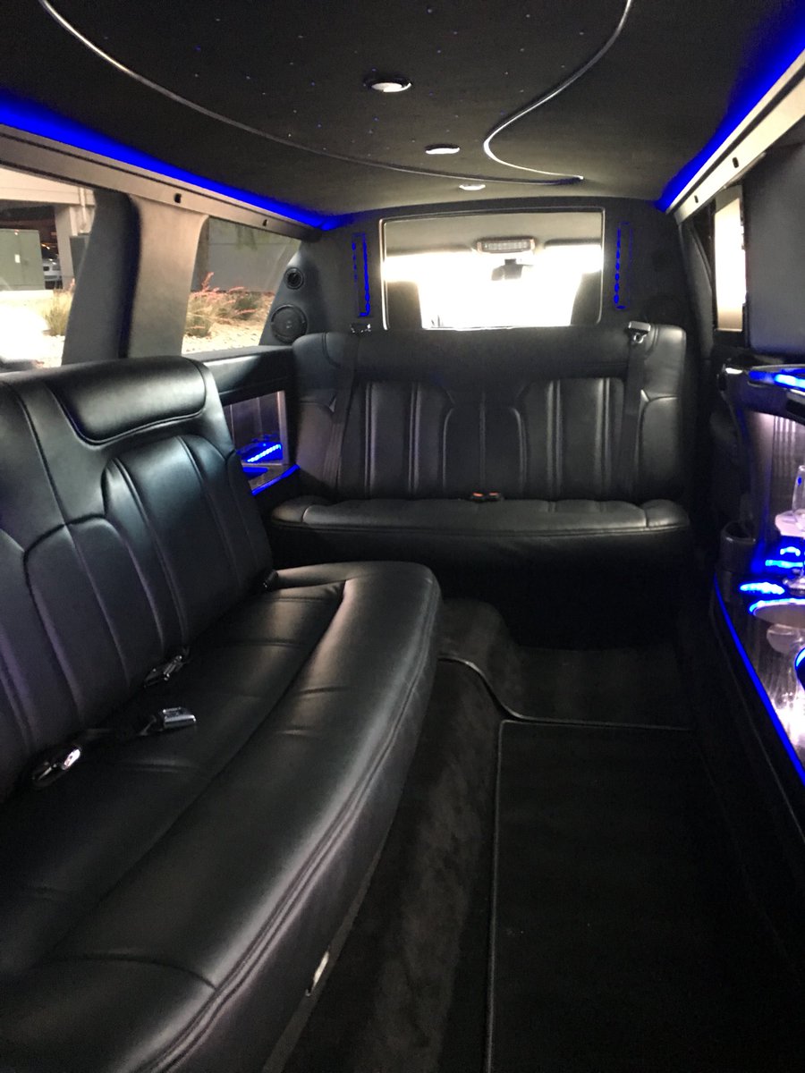 littlebitquirk: Arrived in Vegas. #RoadToImagine #MagentoImagine The stretch limo for just me is a bit overkill. 👍🤣🤣🥂 https://t.co/0JSpTLjYMv