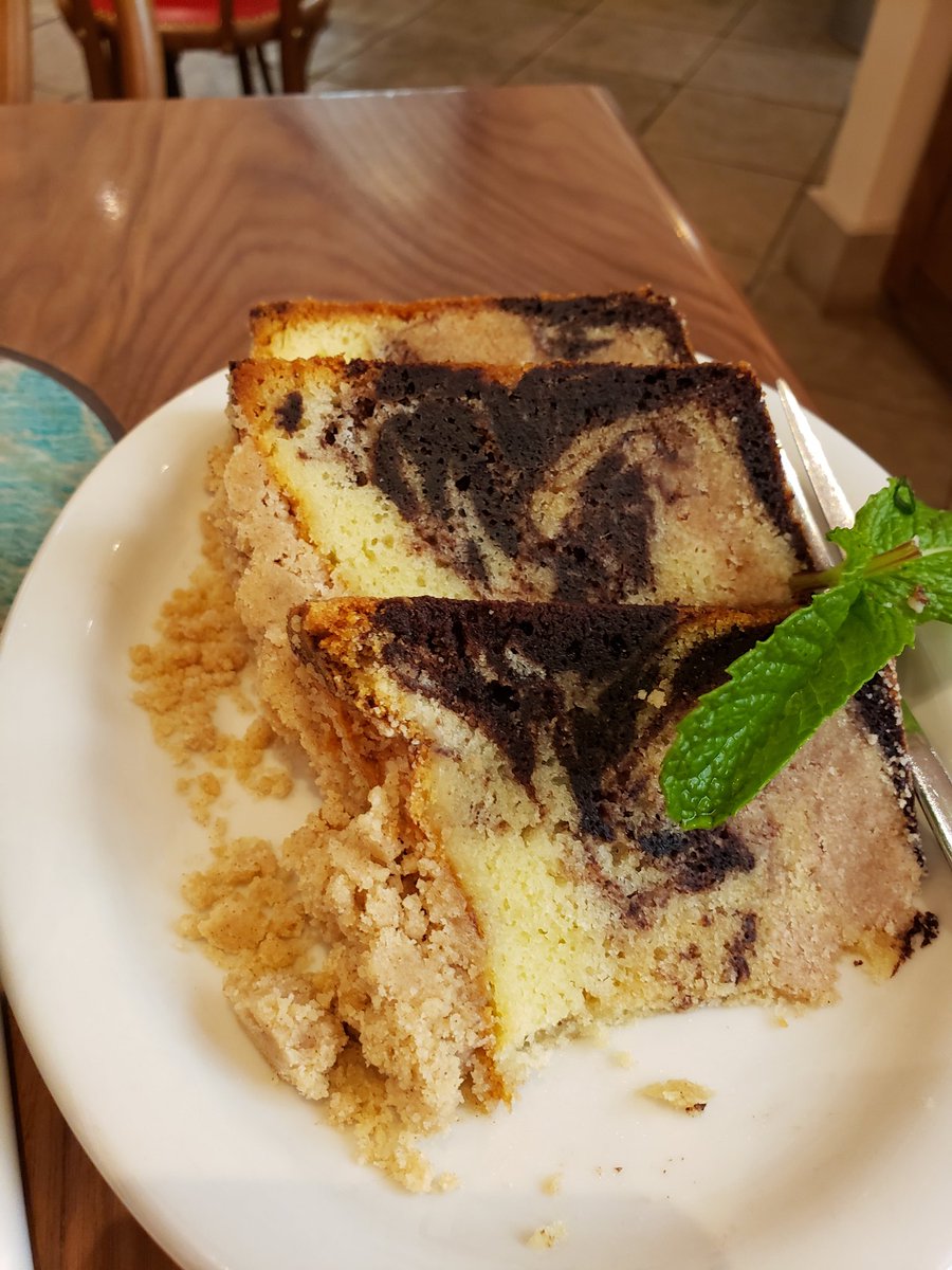 LoriAKrell: Found nice coffee and insane cake at Urth! #RoadToImagine must include cake https://t.co/2vSzuwcwor