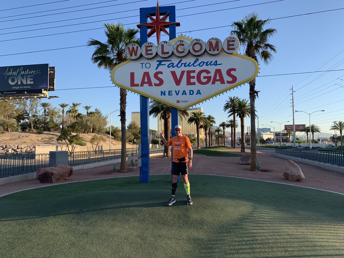 brentwpeterson: At the Las Vegas sign #MagentoImagine #RoadToImagine https://t.co/Sej40muMhO