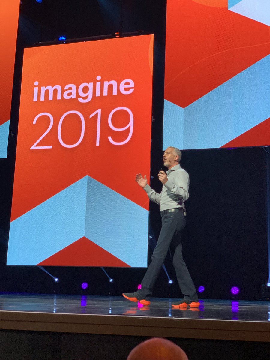 JoshuaSWarren: Sorry @philwinkle but I think that @jasonwoosley_mg managed to find even brighter orange shoes for #MagentoImagine https://t.co/nj7FQmW0rb