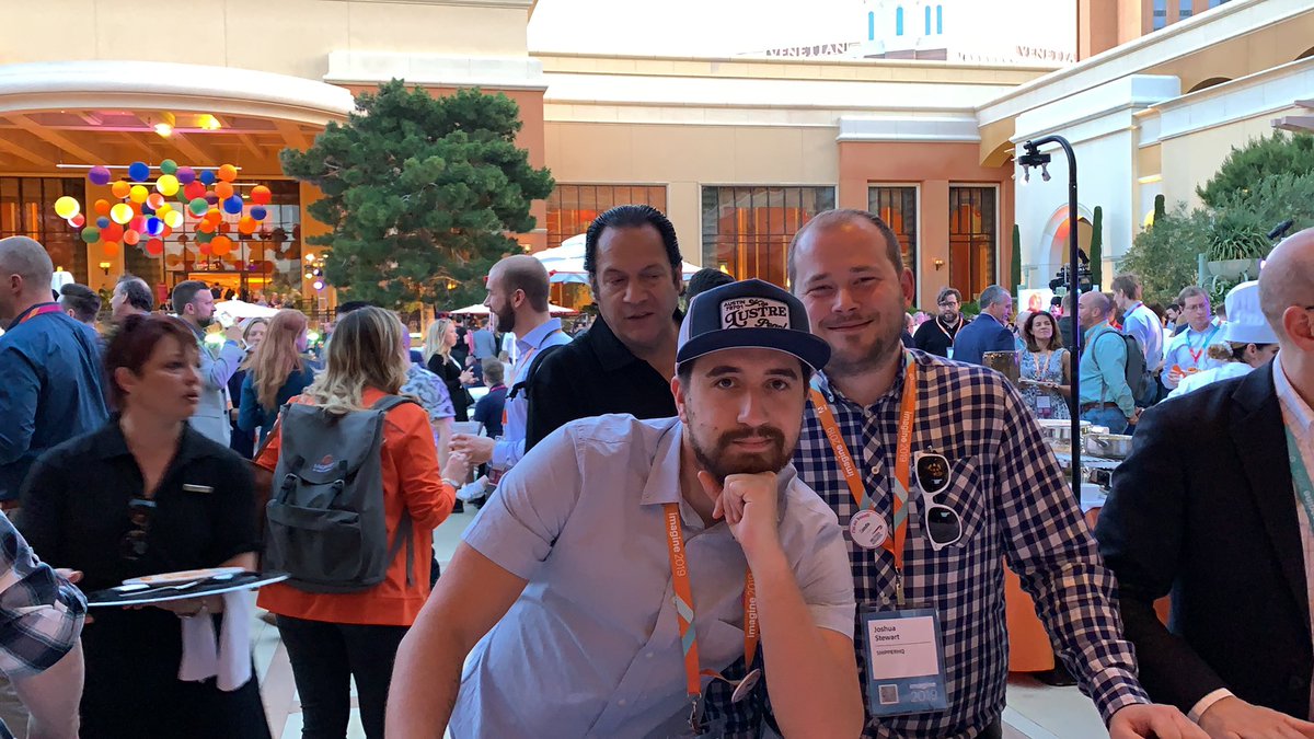 wsadaniel: Good food and strange silverware at the #MagentoImagine Opening Night Networking Party https://t.co/5is5wDUyhp