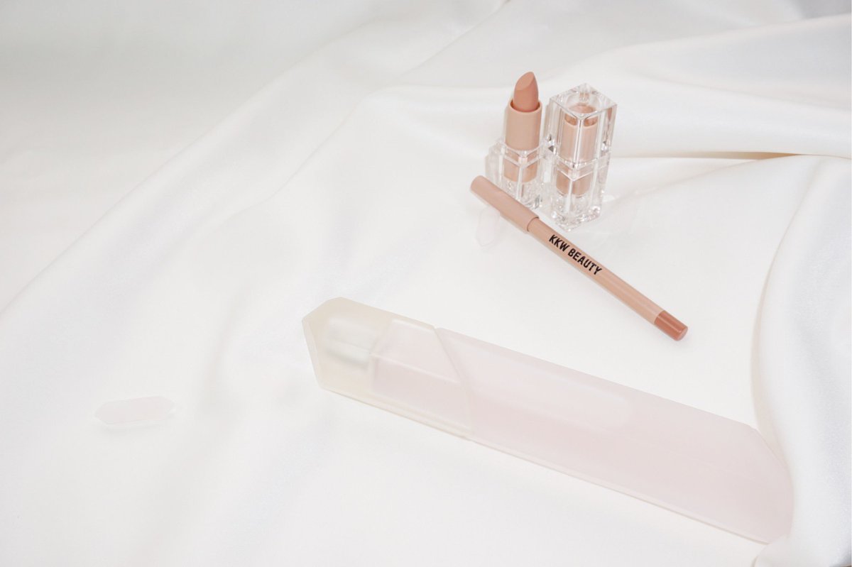 RT @KKWFRAGRANCE: Crystal Gardenia Citrus & the new #KKWBEAUTY Nude Crème Lipsticks & Lip Liner https://t.co/8Dwa7pqEVq