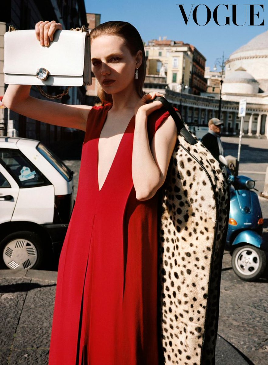.#Fransummers in a #VBAW19 dress in @voguemagazine, shot by #AngeloPennetta. https://t.co/Dswrlad8Hq