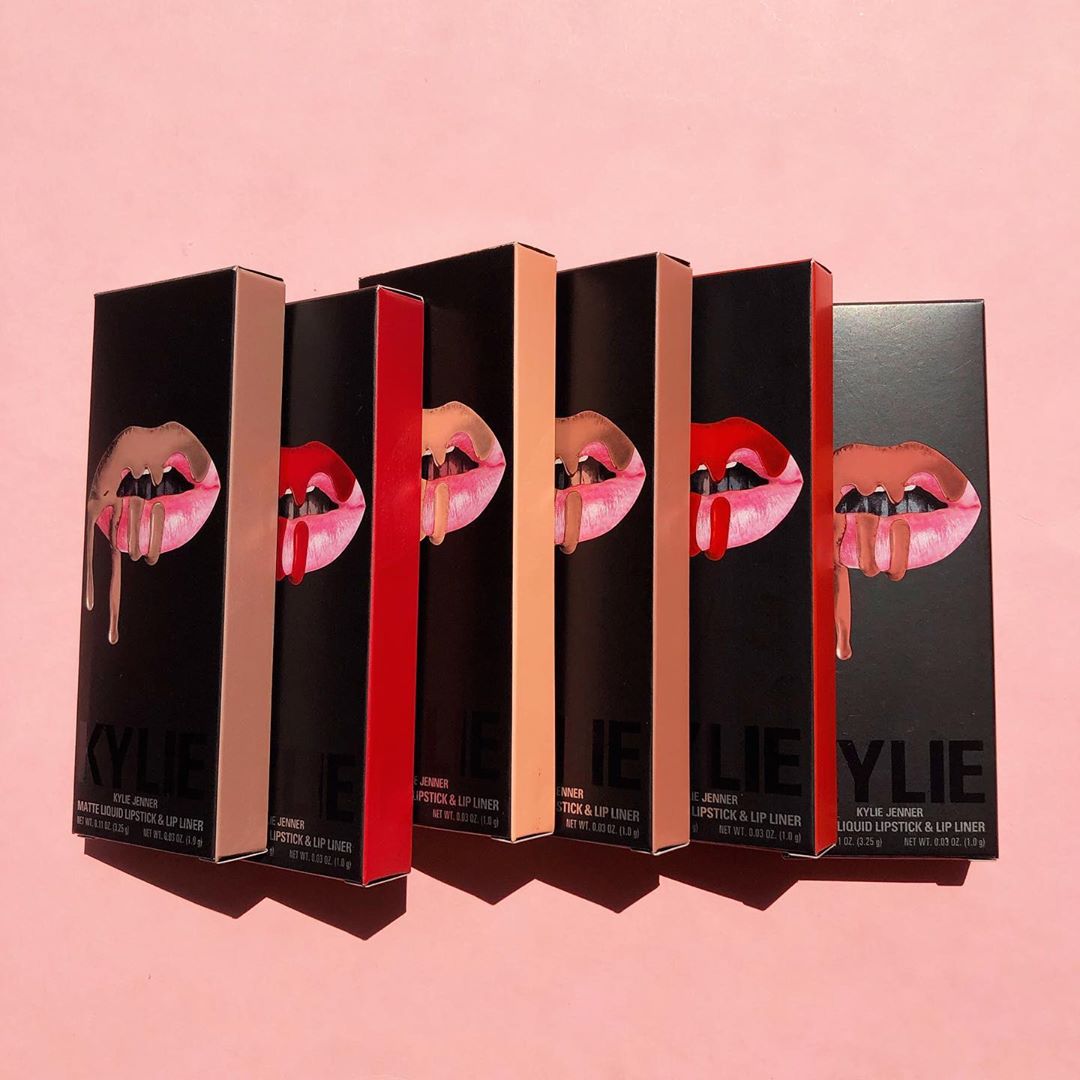 my June favorites bundle is here! 6 lip kits for $95 (a $170 retail value) ???? https://t.co/bDaiohhXCV https://t.co/iLUuuZkQkJ