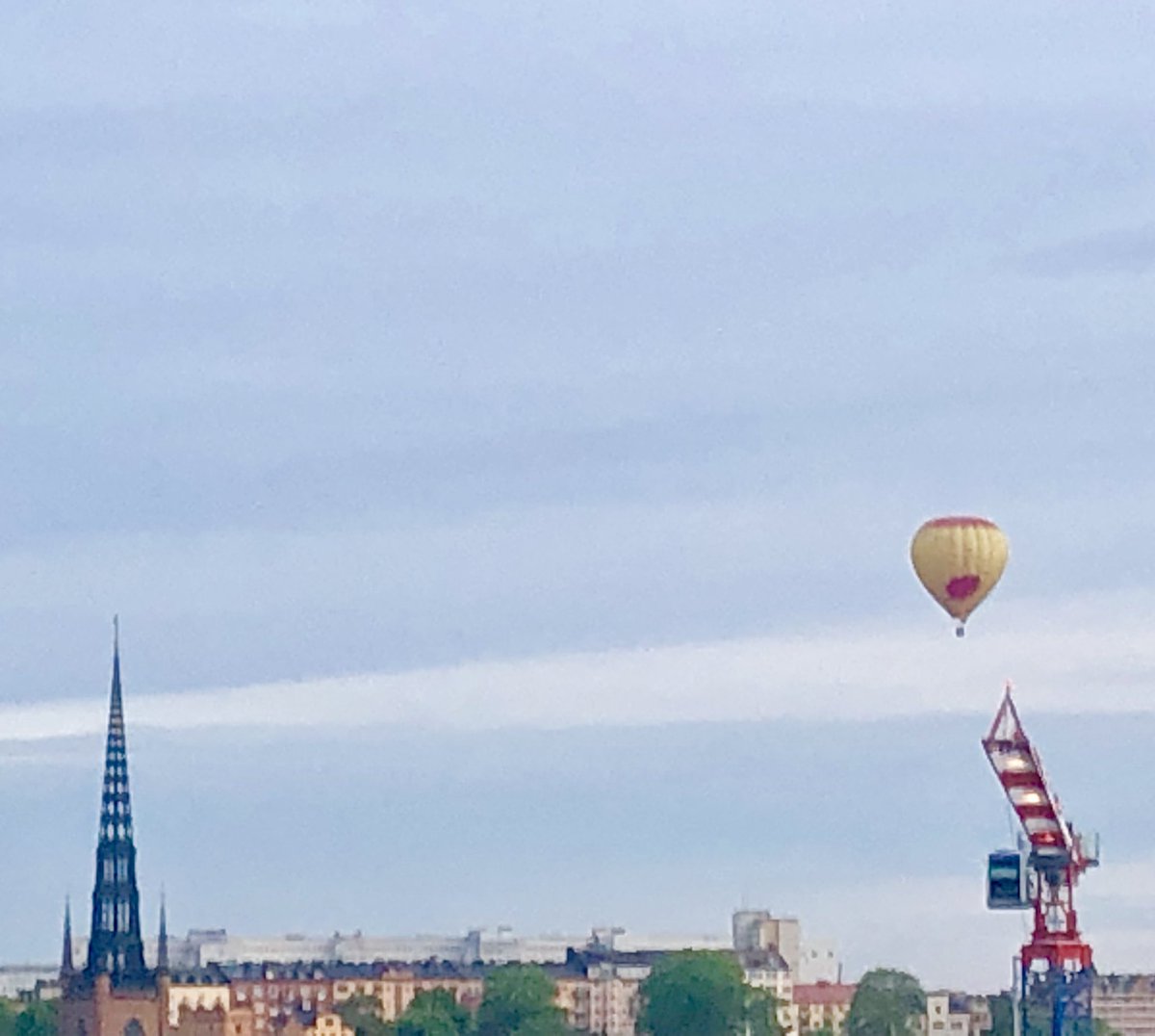 .@MarvelousCrane 

Spire, crane and balloon 

Stockholm style https://t.co/LreHFvPqXp