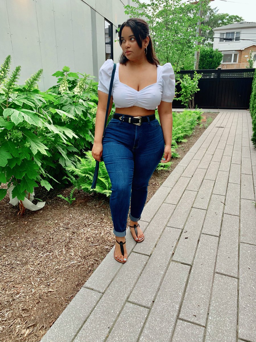 Happy Sunday ???????????? Denim from @FashionNova https://t.co/aZrm2fjCdy