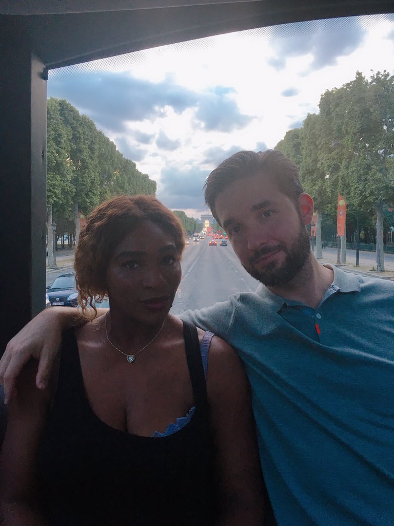 The love bugs! I got stuck with our pysio Kristy lol on our evening tour of Paris. https://t.co/cPPuvfJJui