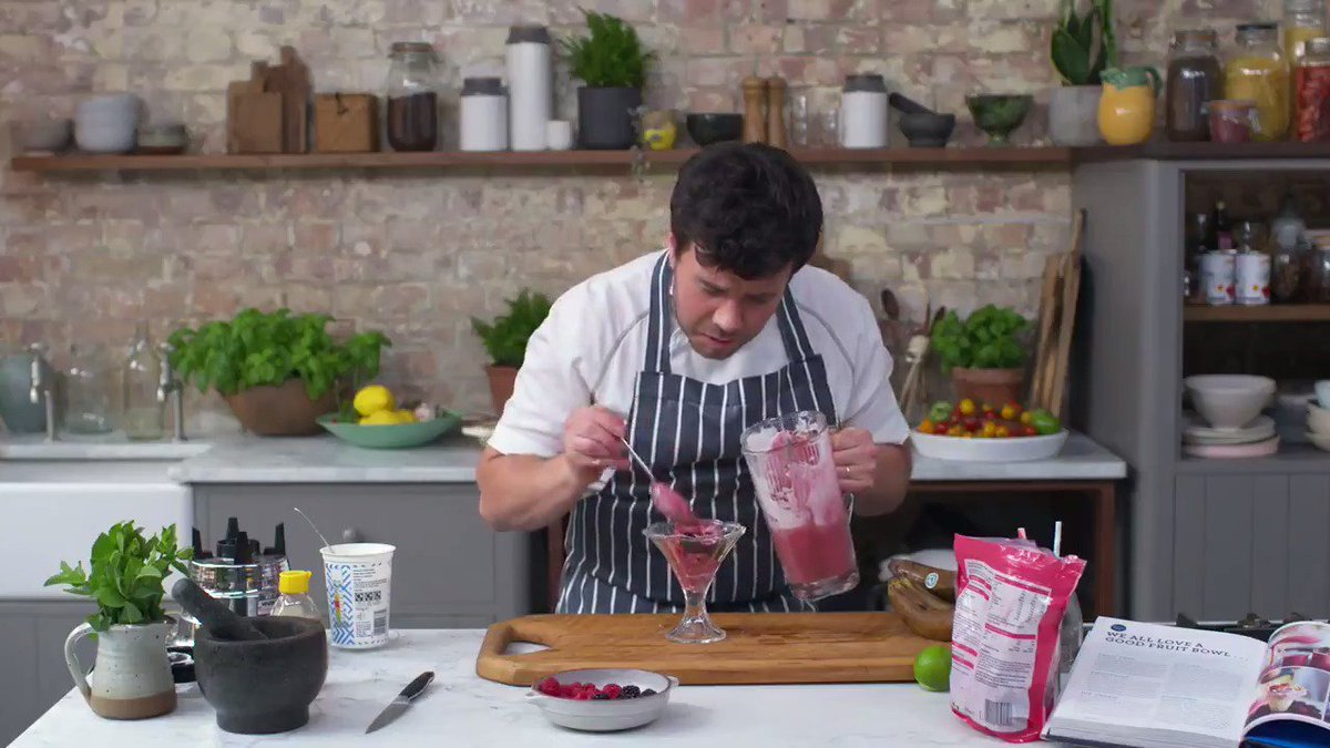 1 MINUTE SORBET ICE CREAM ????????????????

The lovely Jimmy shows you how... and 2 other ways to try!
#MondayMotivation https://t.co/QjReUgjgc2