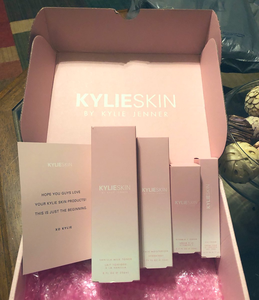 RT @its_me_danielle: Pretty stoked to try this stuff out @KylieJenner #KylieSkin https://t.co/uQkkRVTntI