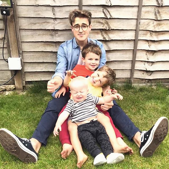 RT @TomFletcher: Happy Father’s Day. ???? https://t.co/8tRu2Nc2v9 https://t.co/xr9D0W93H6