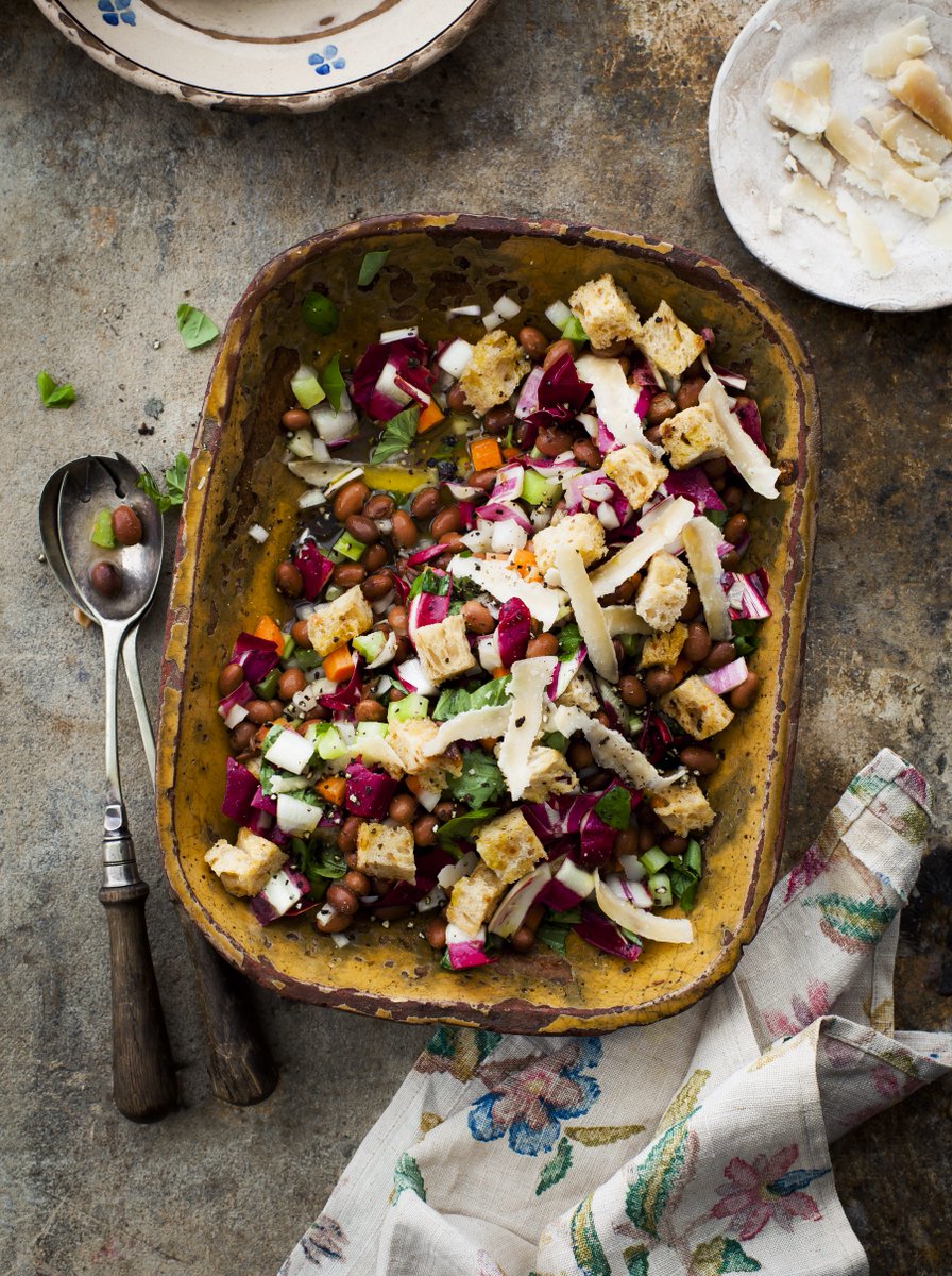 Gorgeous Italian spring bean salad - also works as a light soup just add more broth! https://t.co/tB3Jgs8NUH x x https://t.co/hUnEReQe6z