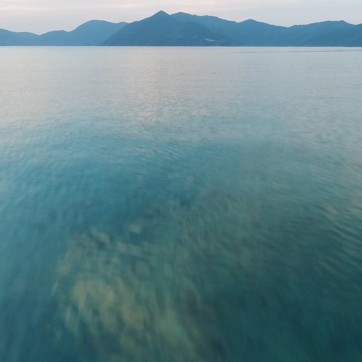 夕暮れの実久海岸@加計呂麻島海面スレスレ!#奄美 #加計呂麻島 #実久 #ドローン #空撮 #島 #離島ぐらし #海好き 夕暮れの実久海岸@加計呂麻島海面スレスレ!#奄美 #加計呂麻島 #実久 #ドローン #空撮 #島 #離島ぐらし #海好き