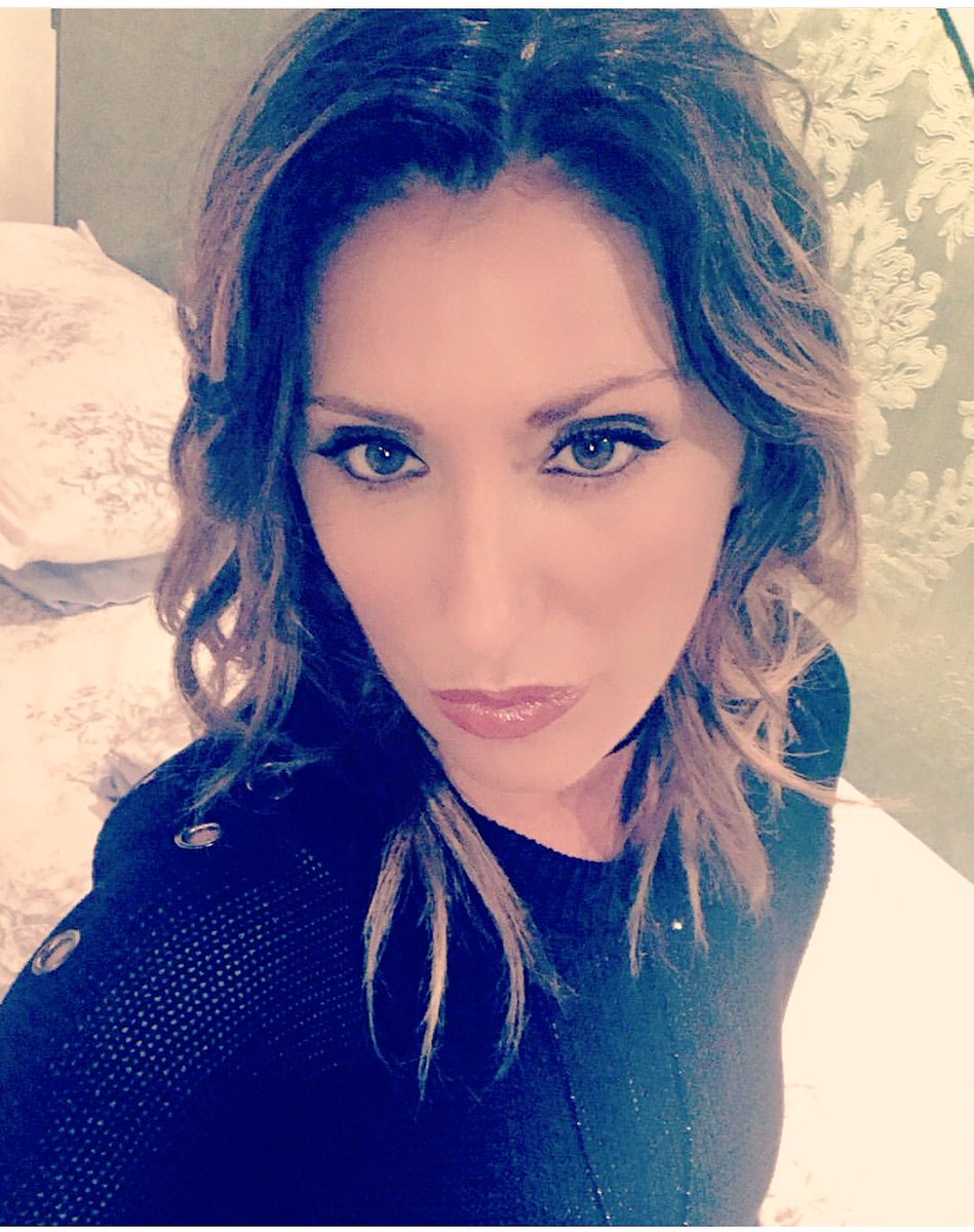 Amo la pioggia ⛈☔️ #rain #RainyDay #love #home #relax #me #sabrinasalerno https://t.co/uu2P5qqBgn https://t.co/93DiB6wEp4