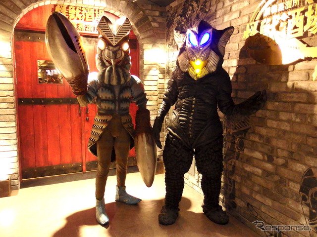 どれに乗りたい?【24時間アンケート】怪獣酒場 新店舗にウルトラカーが出動だ!!#エンタメ #怪獣酒場新橋蒸溜所 #ウル どれに乗りたい?【24時間アンケート】怪獣酒場 新店舗にウルトラカーが出動だ!!#エンタメ #怪獣酒場新橋蒸溜所 #ウル