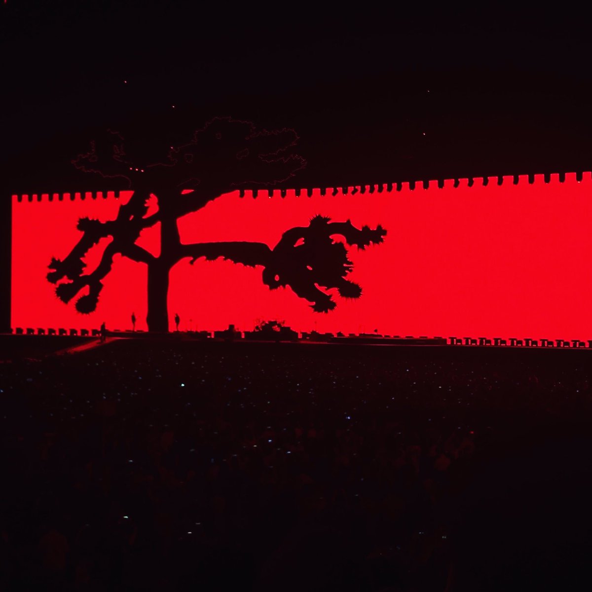 #U2JoshuaTreeTour2017