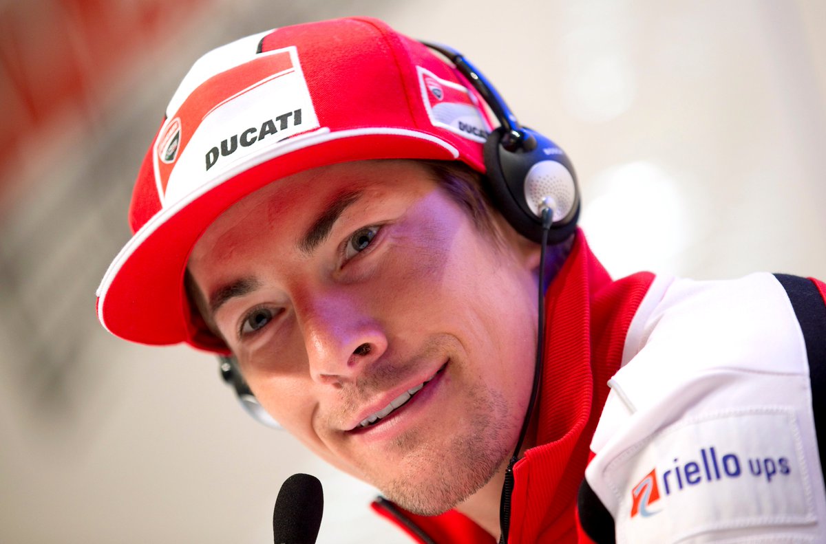 US Superbike rider Nicky Hayden dies after hit by car in training accident