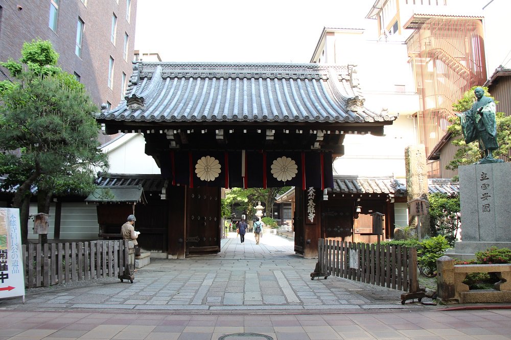 建仁寺を後にし(スタバを挟んで) #本能寺へ 。諸説ある生誕日が近かったこと、『信長協奏曲』の再放送を観たばかりだったこ 建仁寺を後にし(スタバを挟んで) #本能寺へ 。諸説ある生誕日が近かったこと、『信長協奏曲』の再放送を観たばかりだったこ