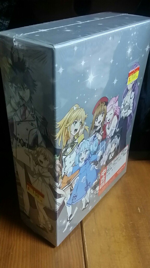 この前ビックカメラのワゴンで見つけた。ファンタジスタドール1巻が中古だけど100円! この前ビックカメラのワゴンで見つけた。ファンタジスタドール1巻が中古だけど100円!