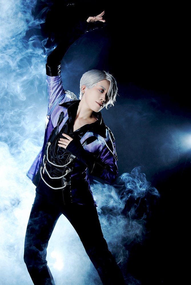 【コス/ユーリ!!! on ICE】離れずにそばにいて エキシビジョンver.最初に上げたやつのポーズ差分と裾ひらみ差分 【コス/ユーリ!!! on ICE】離れずにそばにいて エキシビジョンver.最初に上げたやつのポーズ差分と裾ひらみ差分