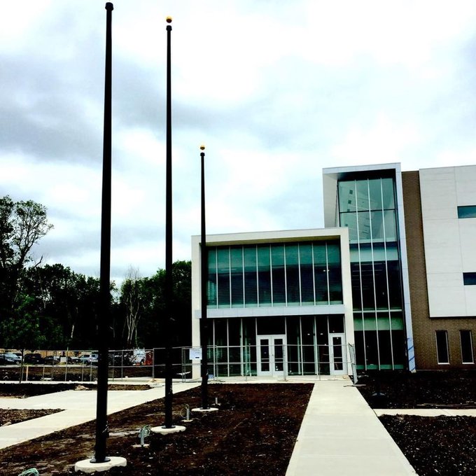 Vernon Hills Juevenile justice Center 25' 30' 25' Internal Cam Cleat Flagpoles. Finish touch #Wight Construction S… https://t.co/L2jYTgUtMp https://t.co/r0gkNajy1E