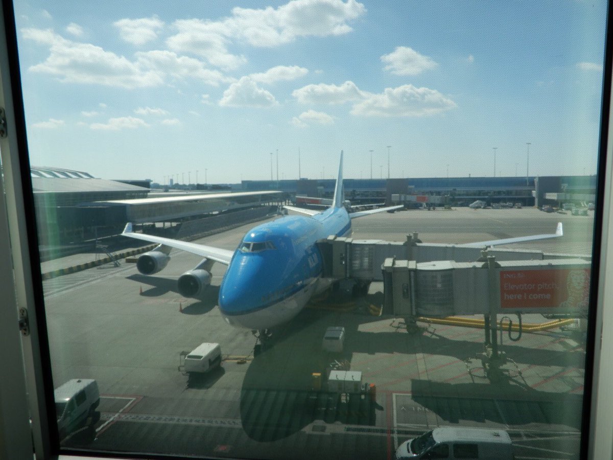 アムステルダム到着。きんモザでモデリングした747が日本では速攻無くなってしまったけどここでは現役(^^) アムステルダム到着。きんモザでモデリングした747が日本では速攻無くなってしまったけどここでは現役(^^)
