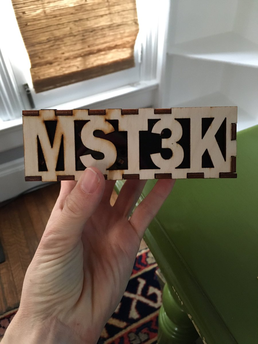 I get the coolest things at conventions. This @MST3K Laser cut dice box is amaaaaazong! Thx @fireflylasers42! https://t.co/dxcXpkZjFY